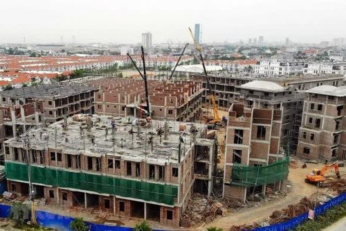 Ngành xây dựng tăng tốc, áp lực chi phí gia tăng