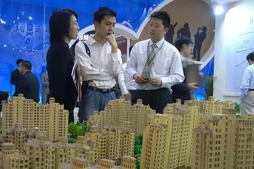 Kinh tế Trung Quốc 8 tháng đầu năm: Giá nhà tiếp tục giảm, sức cầu nội địa vẫn èo uột