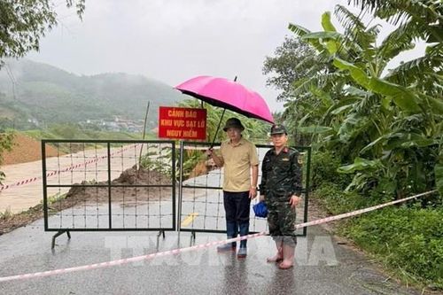 Phú Thọ: Mưa dông gây sạt lở nghiêm trọng tại xã Tu Vũ
