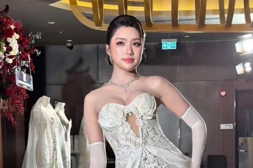 Phương Oanh hóa thành cô dâu lộng lẫy