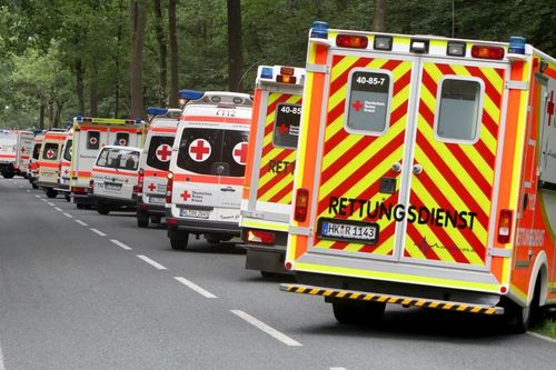 16 học sinh nhập viện sau khi xe buýt nổ lốp giữa khu rừng