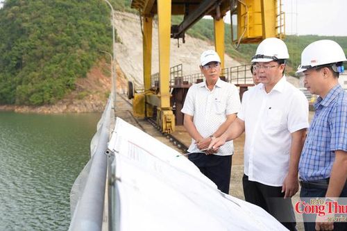 Chủ tịch thành phố Huế kiểm tra các hồ chứa thủy điện, thuỷ lợi
