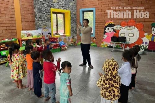 Trường em ở bản Mùa Xuân