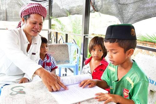 Giữ tiếng nói, chữ viết của đồng bào Chăm