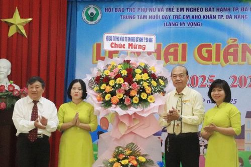 Điểm tựa cho phụ nữ, trẻ em nghèo bất hạnh