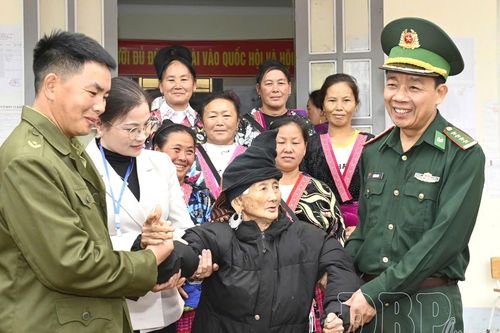 Bài 3: Từ ngày hội bầu cử đến thế trận lòng dân nơi biên giới