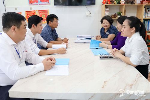 Gỡ nút thắt mặt bằng từ vận động, đồng thuận