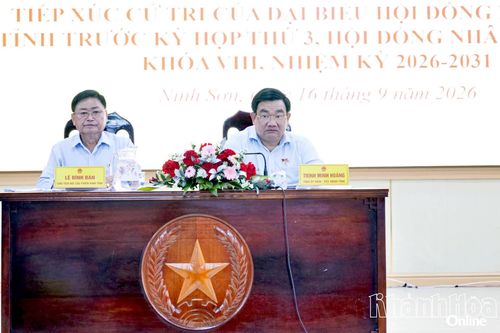 Phó Chủ tịch UBND tỉnh Trịnh Minh Hoàng tiếp xúc cử tri xã Ninh Sơn