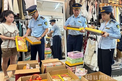 Thu giữ 60 hộp bánh trung thu không rõ nguồn gốc xuất xứ