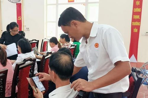 Trịnh Tường: 260 đại biểu tham gia tập huấn, hướng dẫn kỹ năng số và ứng dụng AI