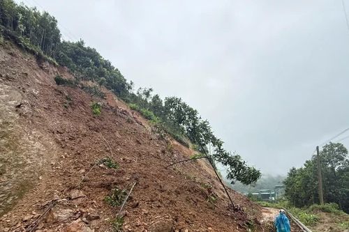 Xã Mỏ Vàng chủ động ứng phó, khắc phục ảnh hưởng do mưa lớn kéo dài