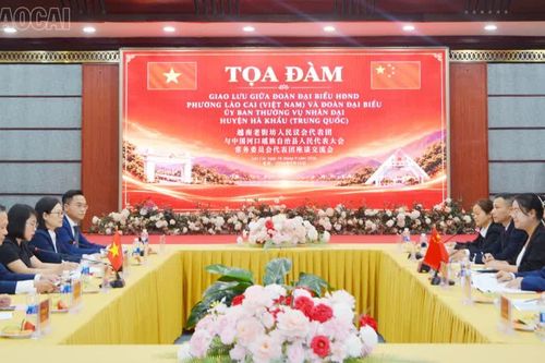 Phường Lào Cai và huyện Hà Khẩu (Trung Quốc) tổ chức tọa đàm