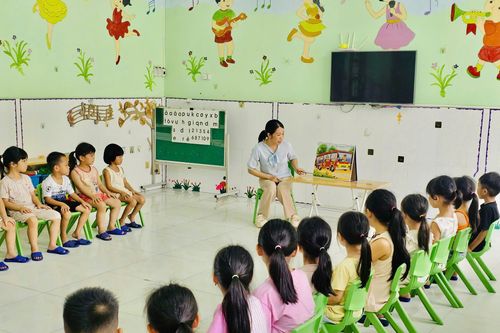 HĐND tỉnh ban hành Nghị quyết giao hơn 7.265 chỉ tiêu biên chế cán bộ, công chức khối chính quyền địa phương; giao 7.289 chỉ tiêu hợp đồng lao động ngành Giáo dục và Y tế