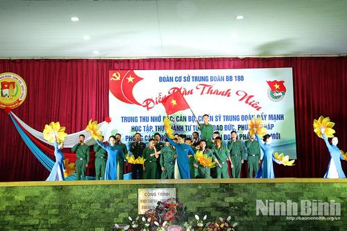 Trung đoàn 180 tổ chức Diễn đàn thanh niên “Trung thu nhớ Bác”