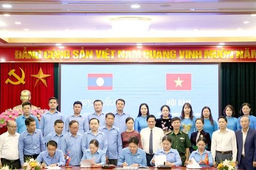Hội đàm trao đổi kinh nghiệm công tác Công đoàn giữa LĐLĐ tỉnh Sơn La với Liên hiệp công đoàn 4 tỉnh nước CHDCND Lào