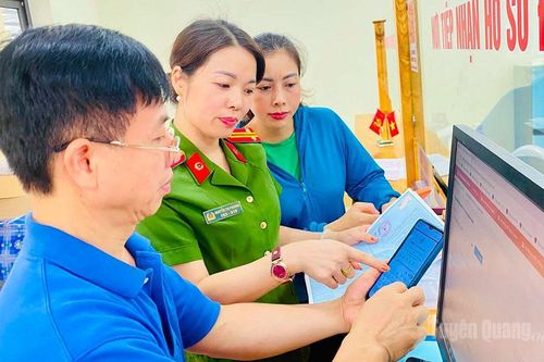 Chuyển động ở cấp xã