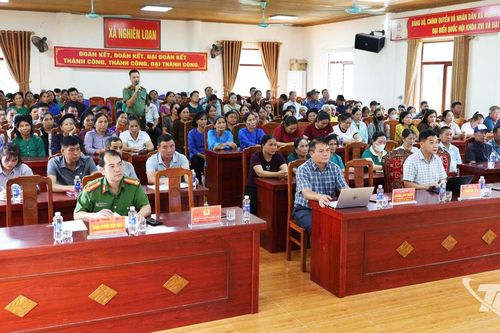 Tuyên truyền pháp luật gắn với bảo tồn văn hóa dân tộc