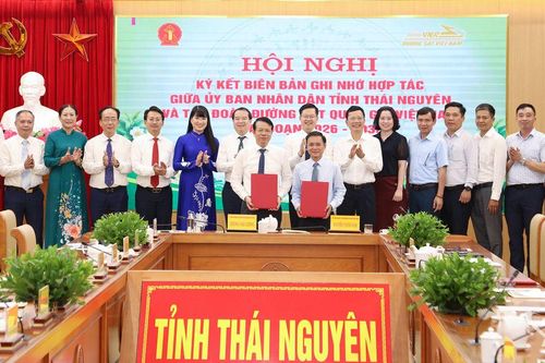 Ký kết ghi nhớ hợp tác phát triển du lịch đường sắt Hà Nội - Thái Nguyên
