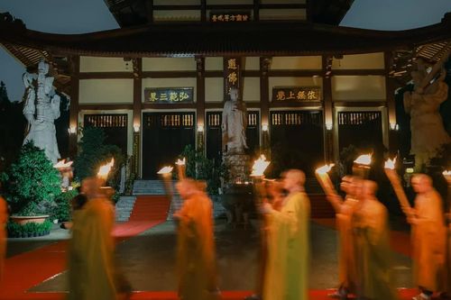 Giới tử Đại giới đàn Thanh Kiểm giữ gìn quy củ qua nghi thức hô canh, tuần chiếu