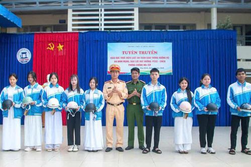 Hơn 2.100 học sinh Lâm Đồng được tuyên truyền pháp luật an toàn giao thông