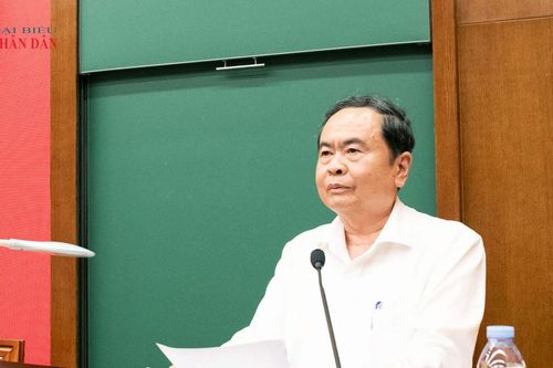 Chủ tịch Quốc hội Trần Thanh Mẫn truyền đạt chuyên đề về đổi mới tư duy xây dựng thể chế
