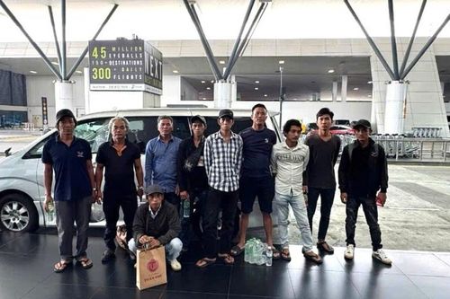 Đại sứ quán Việt Nam tại Malaysia: Cẩn trọng trước lời mời 'việc nhẹ lương cao'