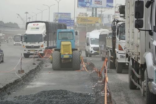 Quốc lộ 51 kéo dài việc sửa chữa gây bức xúc