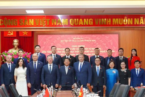 Đoàn đại biểu Bộ Nội vụ Belarus thăm, làm việc với Học viện Kỹ thuật và Công nghệ an ninh