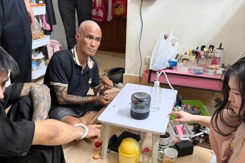Cô gái thuê chung cư, rủ 3 người đàn ông đến 'đập đá'