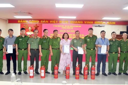 Hà Nội: Hội Cựu CAND phường Dương Nội làm cầu nối đưa trí tuệ chuyên gia PCCC đến địa bàn dân cư