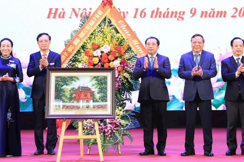 Đào tạo, bổi dưỡng cán bộ phải gắn với định hướng lớn của thành phố