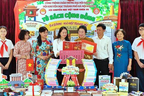 Hội Khuyến học phường Ba Đình phối hợp khai trương tủ sách 'Ba Đình - Hà Nội trong trái tim tôi'