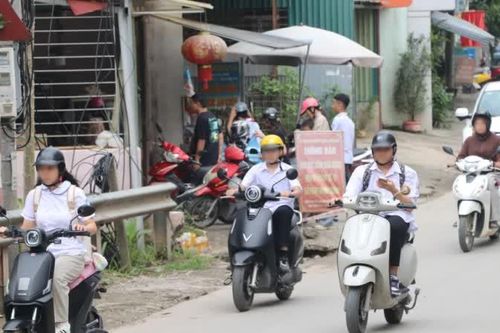 Cổng trường an toàn cần bắt đầu từ ý thức của phụ huynh và học sinh