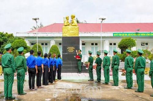 Khắc ghi lời Bác dạy, giữ bình yên biển đảo