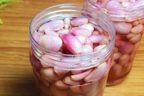 Hành tím ngâm mãi vẫn hăng? Thử ngay cách sơ chế đơn giản này