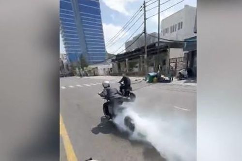 Công an TPHCM triệu tập 21 đối tượng liên quan vụ 'đi bão' bằng dàn xe điện độ chế