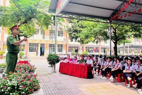 Công an TPHCM: Đẩy mạnh tuyên truyền, phổ biến pháp luật cho học sinh dịp đầu năm học mới