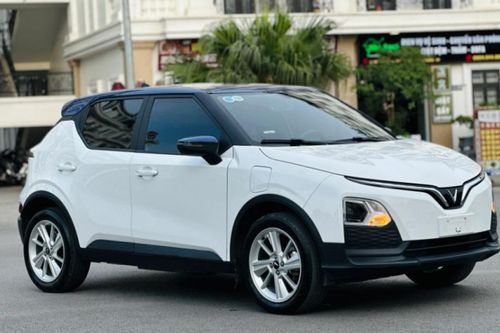 Thị trường xe Việt tháng 8: Mitsubishi Triton vượt Ford Ranger