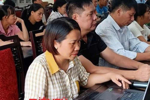 Trịnh Tường (Lào Cai): 260 đại biểu được 'cầm tay chỉ việc' về kỹ năng số và ứng dụng AI
