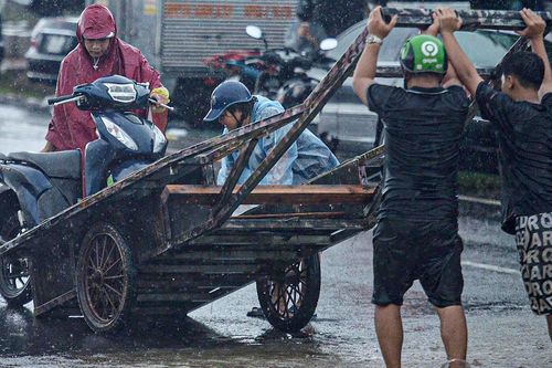 Dự báo thời tiết ngày 16/9: Hà Nội và 5 tỉnh tiếp tục hứng mưa rất lớn