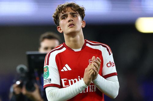 Arsenal thắng Ipswich Town 4-2: 'Thần đồng' Dowman lập cú đúp
