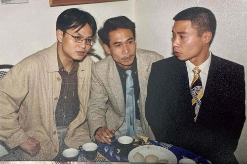 Tình bạn thân thiết từ thời sinh viên của NSND Công Lý và NSND Trung Hiếu