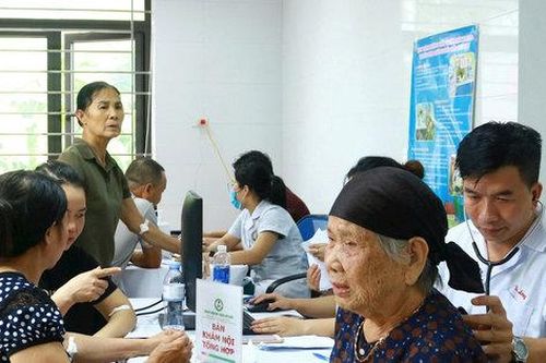 Xã Mỹ Đức bố trí các điểm khám sức khỏe lưu động cho người dân