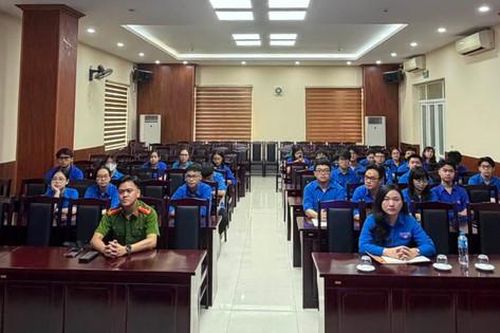 Phường Bạch Mai tổ chức học tập, triển khai nghị quyết, chỉ thị của Bộ Chính trị đồng bộ, thực chất