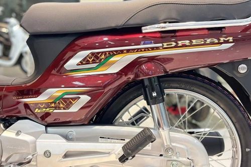 Huyền thoại xe số Honda Dream 2027 màu xanh lục bảo sang hơn hẳn Future có giá bao nhiêu?