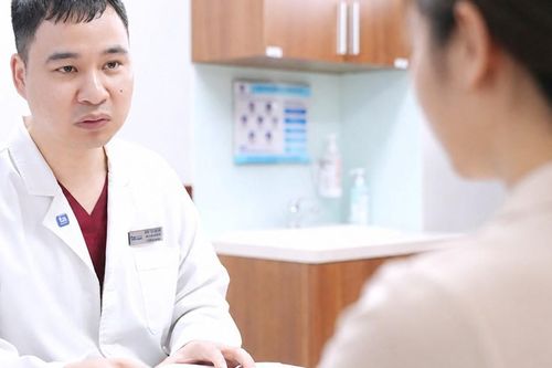 Người phụ nữ 32 tuổi vô sinh vì rụng trứng giả