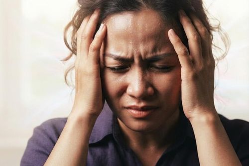 Vì sao thiếu sắt có thể gây đau đầu?