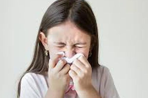 Đau mỏi người khi bị cảm, cúm: Ai dễ gặp triệu chứng nặng hơn?