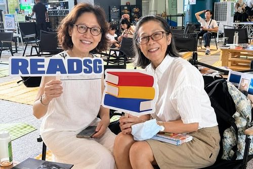 Singapore trả tiền để người dân đọc sách, các nước khác làm gì?