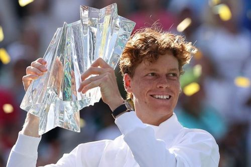 Cách tay vợt tennis số 1 thế giới cai điện thoại